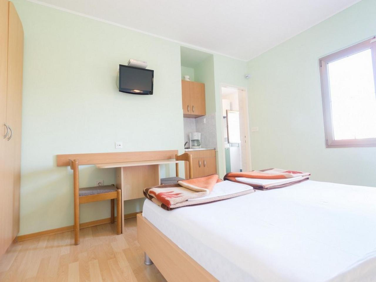 Apartment And Rooms Kristina บัชกา ภายนอก รูปภาพ