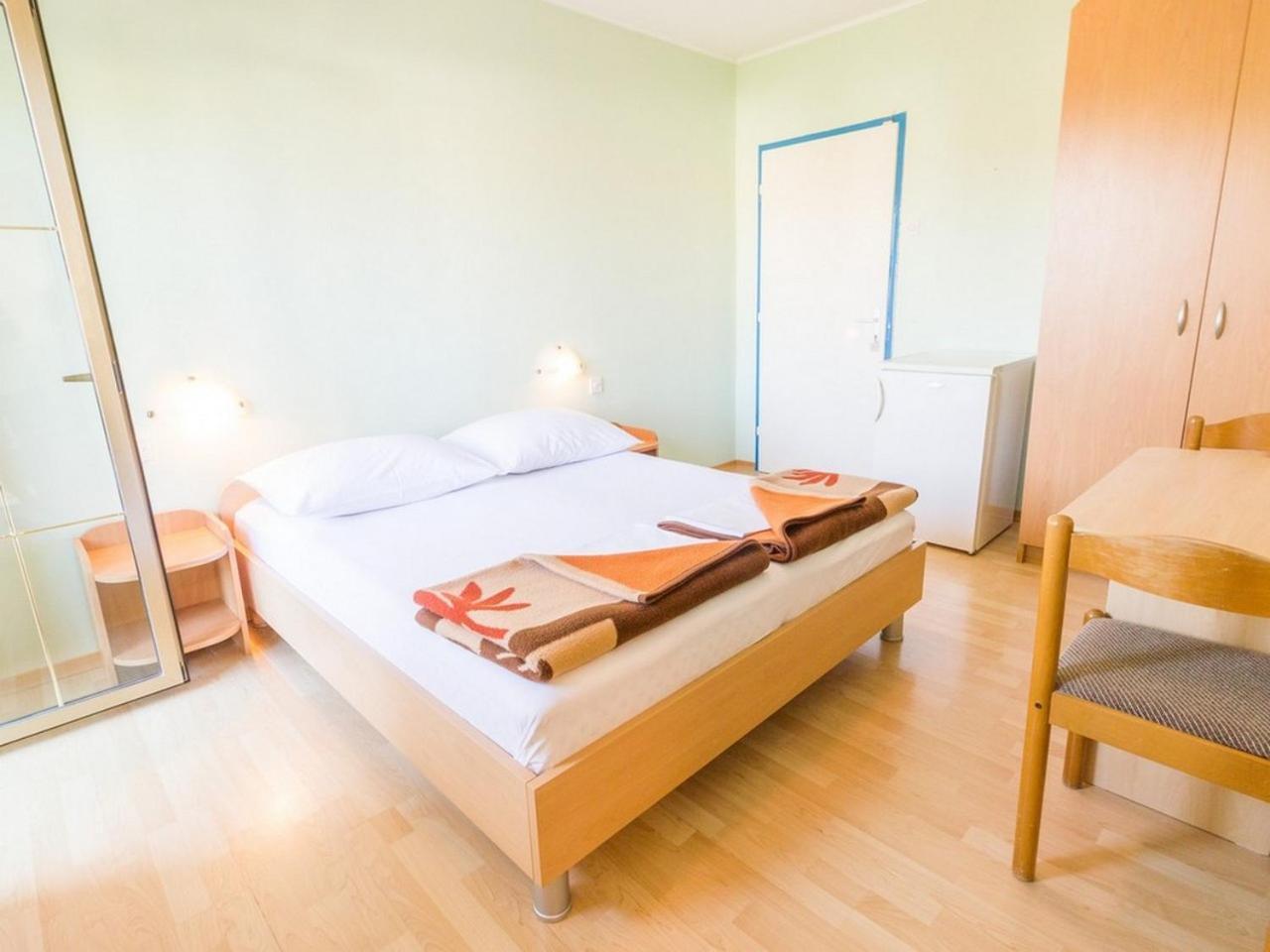 Apartment And Rooms Kristina บัชกา ภายนอก รูปภาพ
