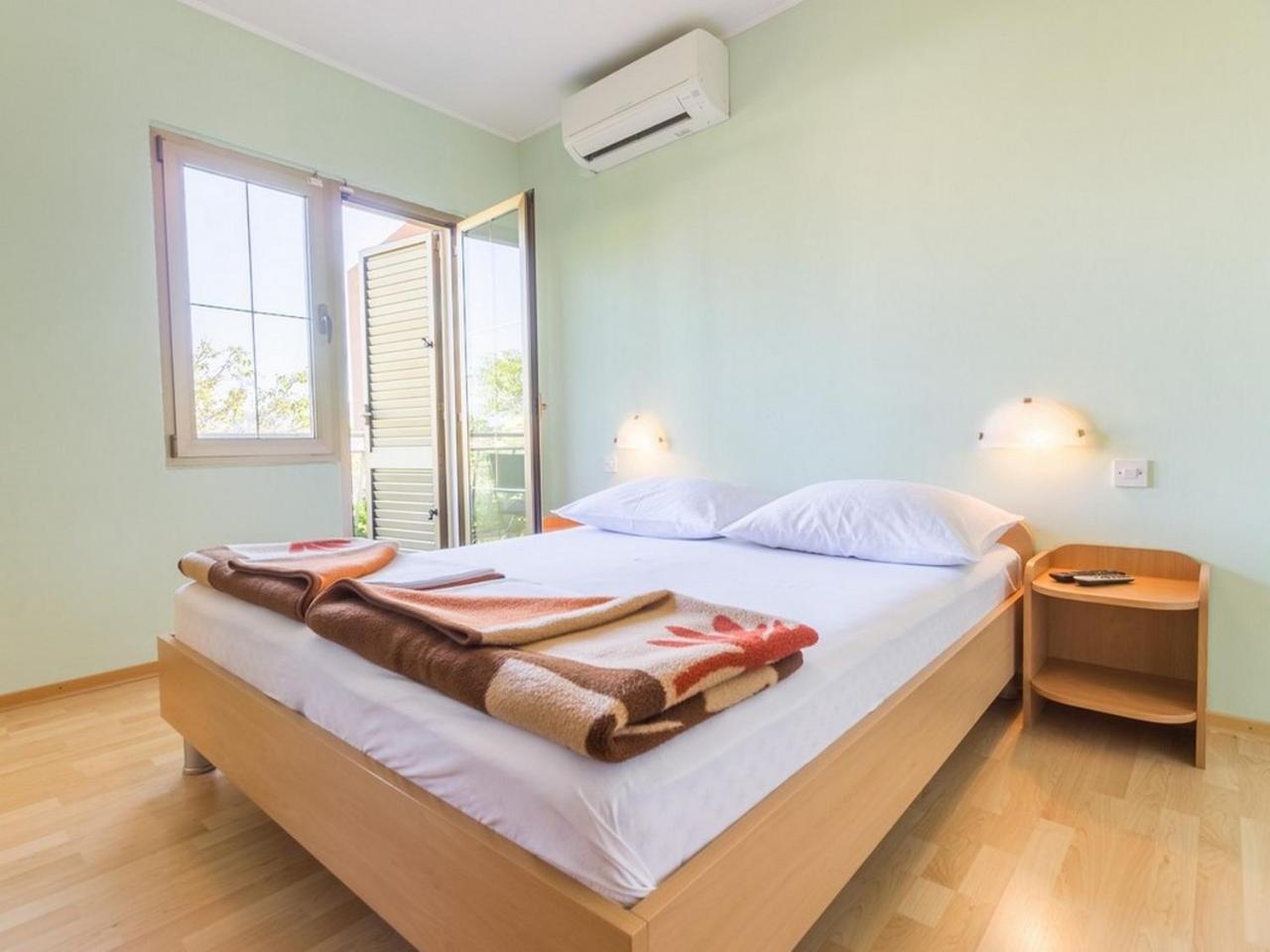 Apartment And Rooms Kristina บัชกา ภายนอก รูปภาพ