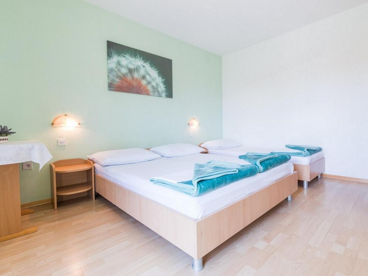 Apartment And Rooms Kristina บัชกา ภายนอก รูปภาพ