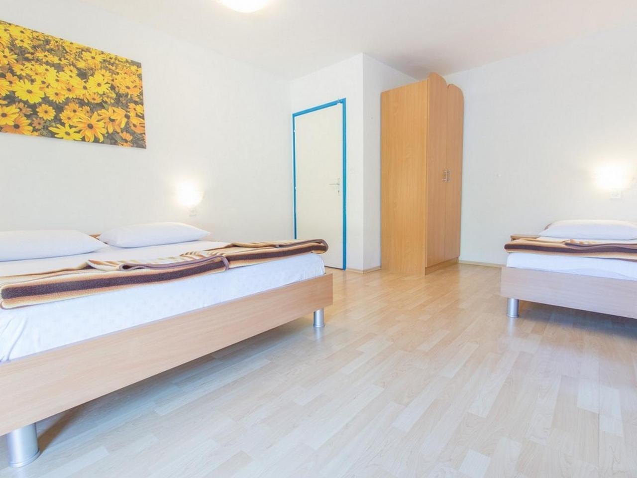 Apartment And Rooms Kristina บัชกา ภายนอก รูปภาพ
